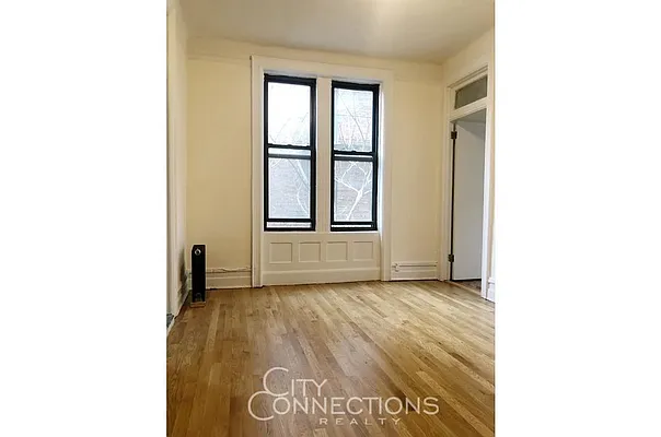 Rented by City Connections Realty | media 15