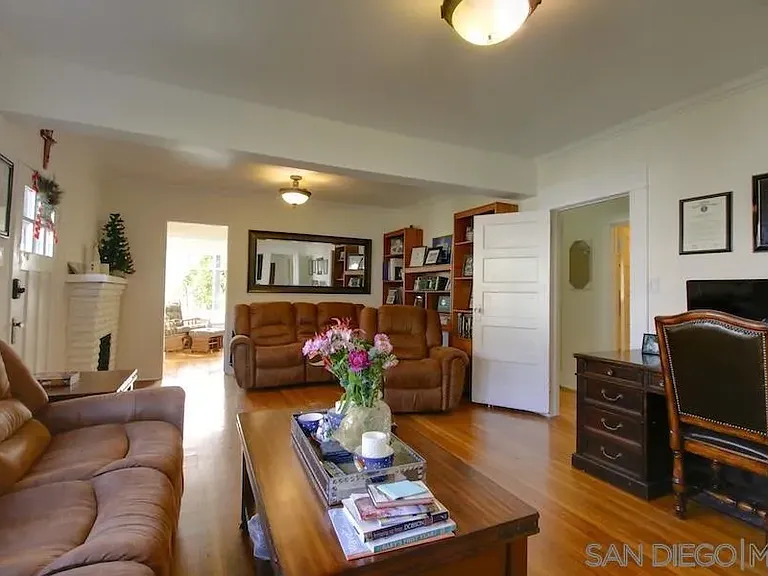 3970 Harney St — Photo 9