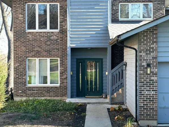 422 S 4th St APT 1, Saint Charles, IL 60174