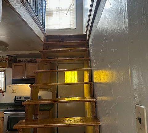 4th image of 1749 W Seybert St
