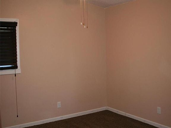5th image of 2216 Elm Ave