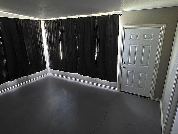 3rd image of 723 SW 45th St