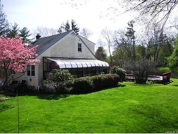 3rd image of 11 Mahopac Ave