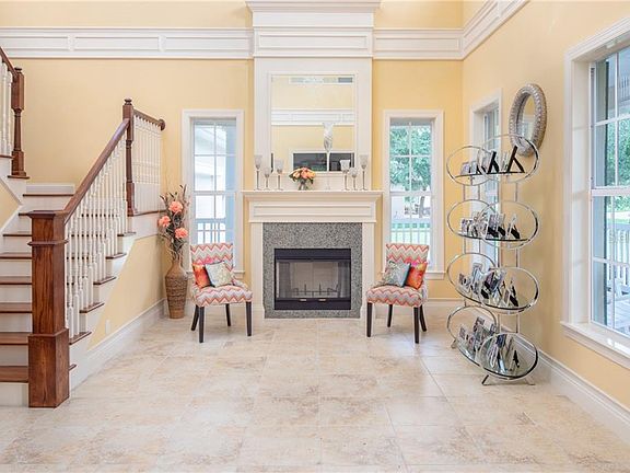 4th image of 200 Glen Abbey Ln