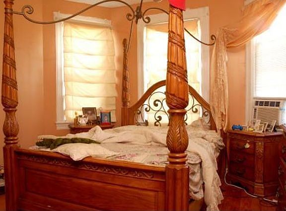 Masted bedroom