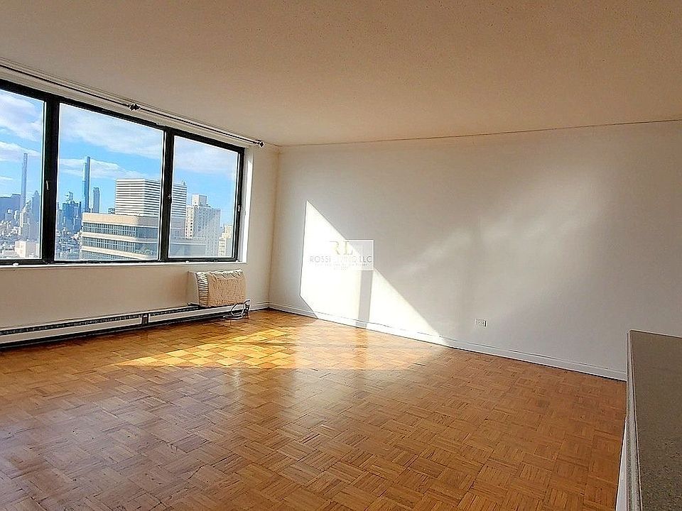 1st image of 1623 3rd Ave APT 39J