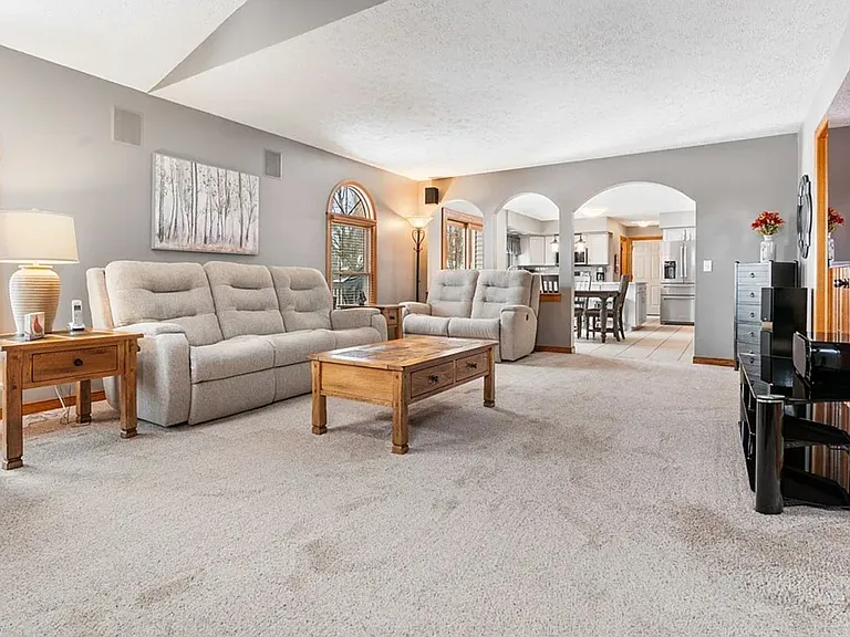 5909 Royal Hill Cir NE — Photo 18