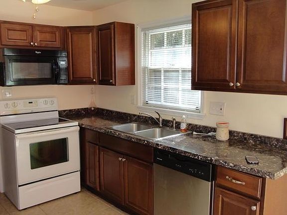 4th image of 4643 Darlene St