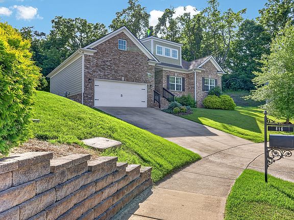 2nd image of 816 Tanager Pl