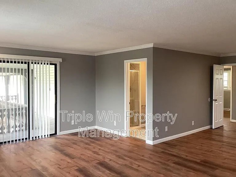 563 Apex Dr — Photo 7