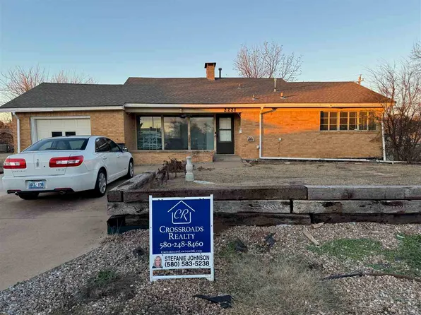 2221 NW Baltimore Cir, Lawton, OK 73505