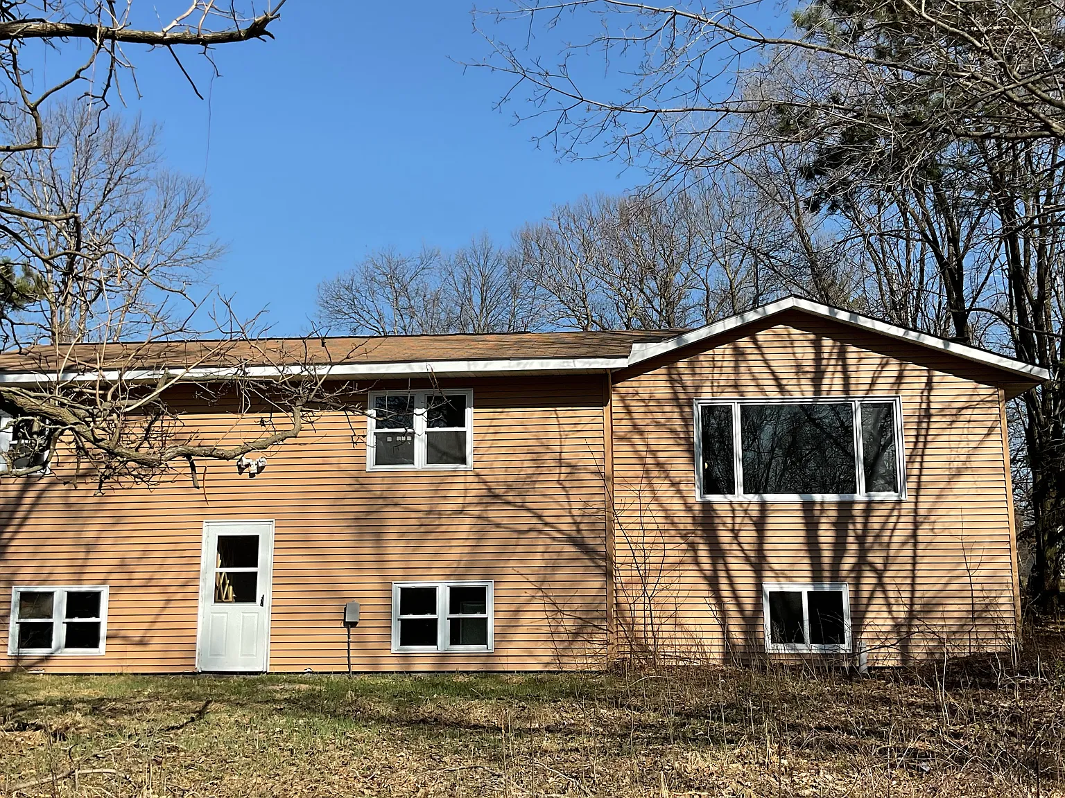 5 bed, 2150 sqft, $2,900 — Photo 3