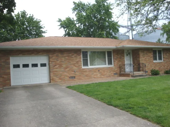 423 W Garfield Ave, Cissna Park, IL 60924