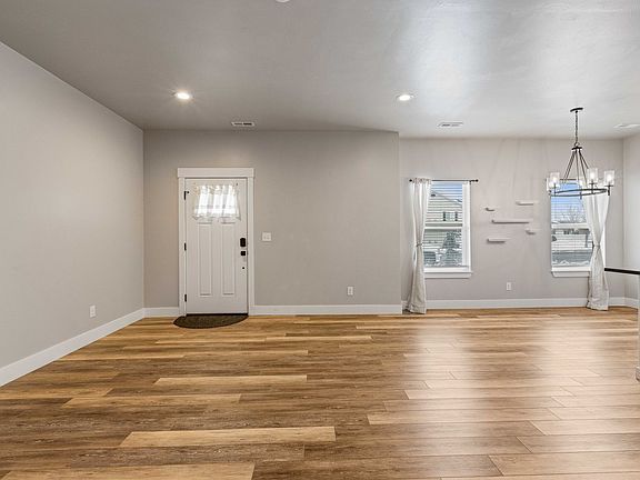 4th image of 2997 Sunburst Dr