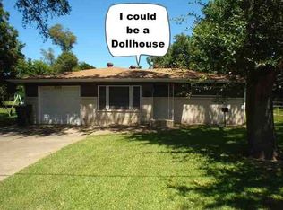 3520 Grant Ave, Groves, TX 77619