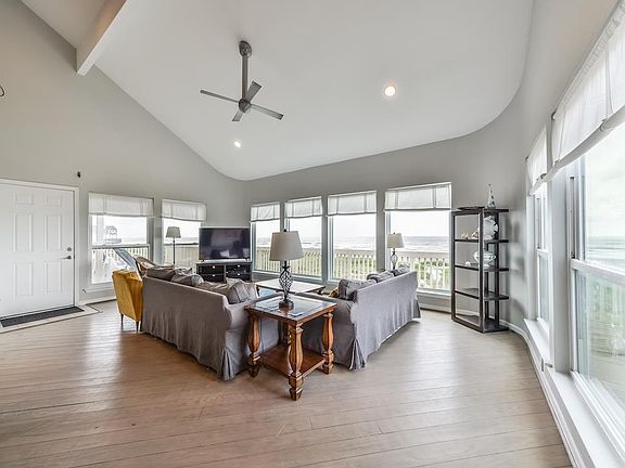 4th image of 21317 Gulf Dr