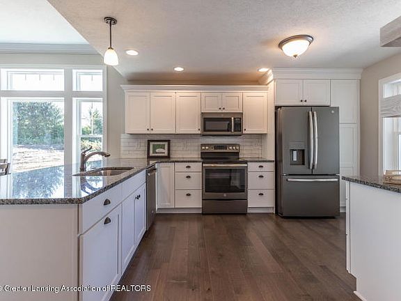 4th image of 5330 E Hawk Hollow Dr