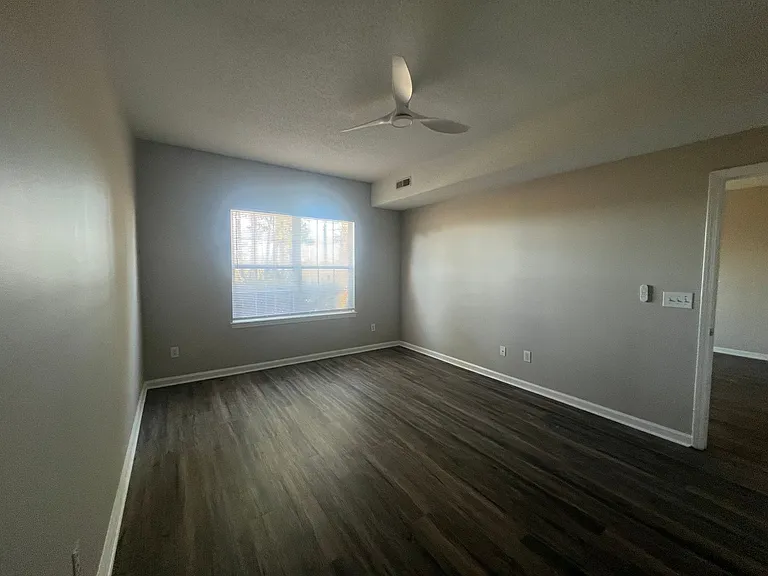 4590B Girvan Dr #B — Photo 10