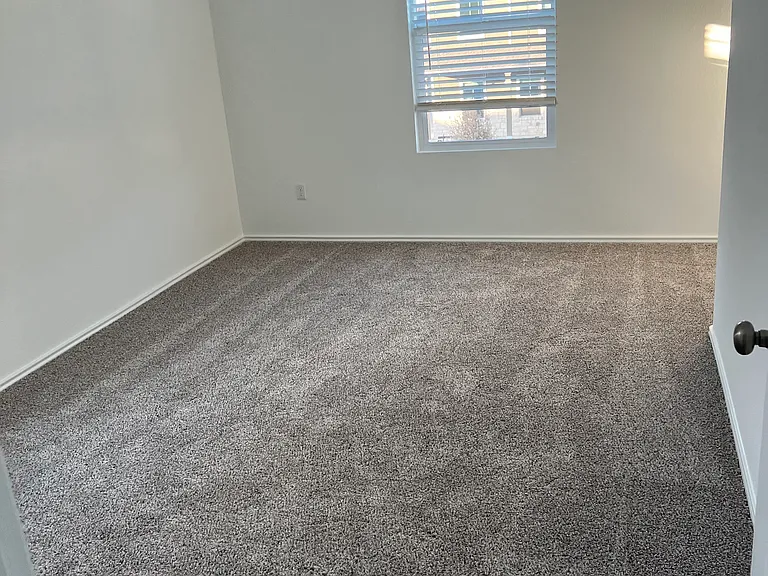 1433 Weatherford Ln — Photo 16