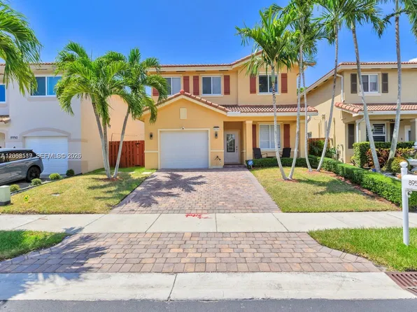 8951 SW 215th Ln, Cutler Bay, FL 33189