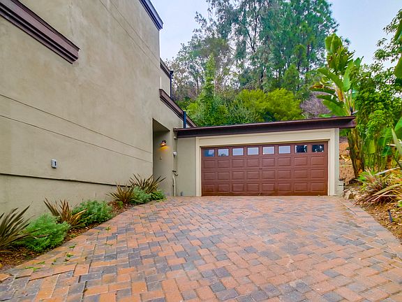 3rd image of 1198 Van Nuys St