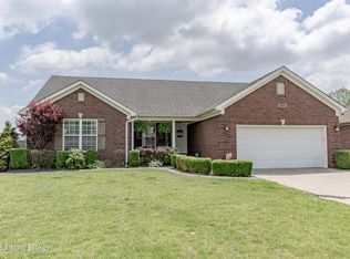 868 Shady Brook Ln, Louisville, KY 40229