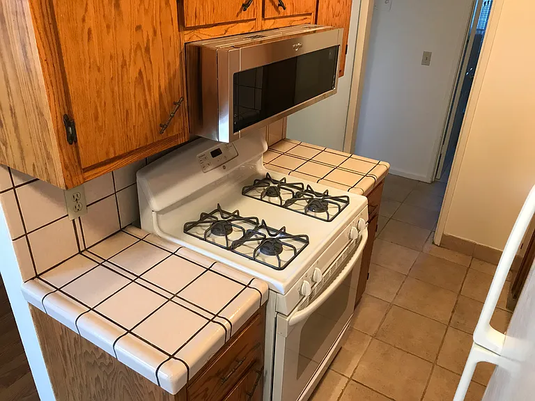 1380 Warburton Ave — Photo 10