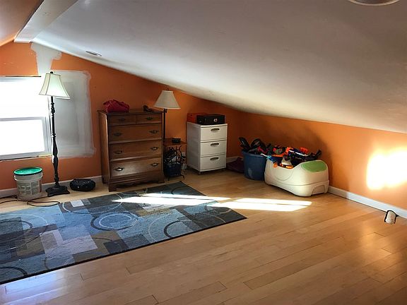 3rd image of 5 Garfield Ave