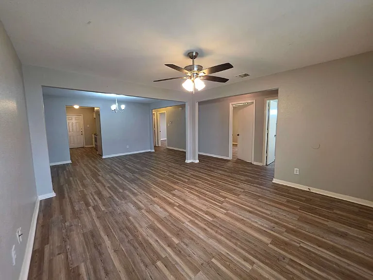 7202 Montgomery Dr — Photo 19