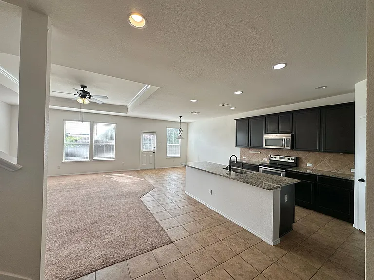 5304 Capricorn Loop — Photo 6