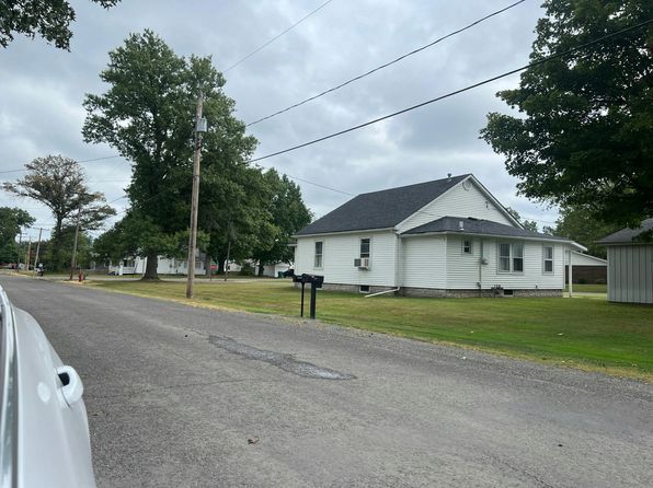 304 W Mascoutah St, Okawville, IL 62271