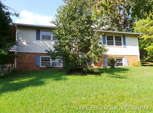 1715 Oak Hills Dr, Kingston, TN 37763