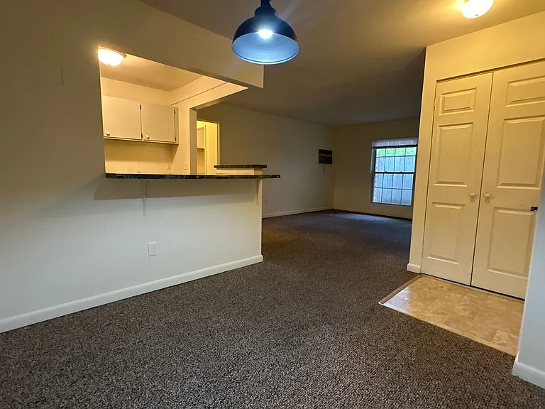 University Park Apartments near Cornell University — Photo 119