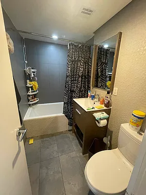 Rented by Delmark Realty LLC | media 32