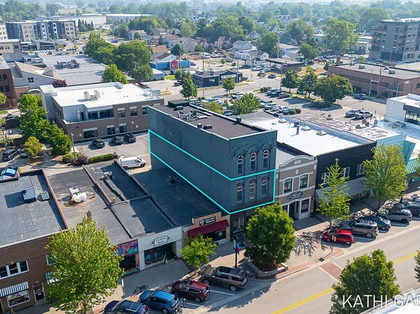 117 Washington Ave #B, Grand Haven, MI 49417