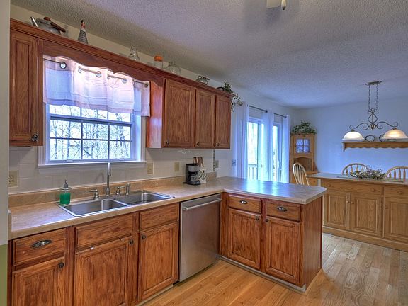 5th image of 57 Cherry Ct