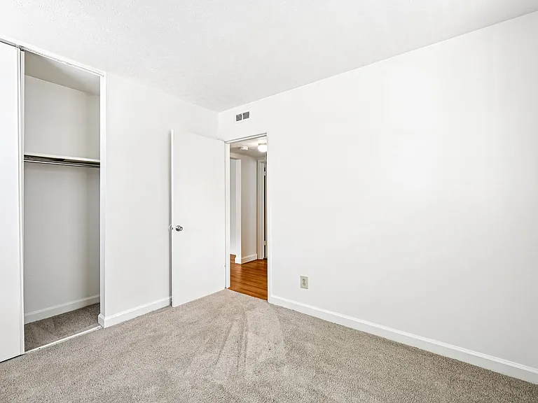 LongView Apartments — Photo 105