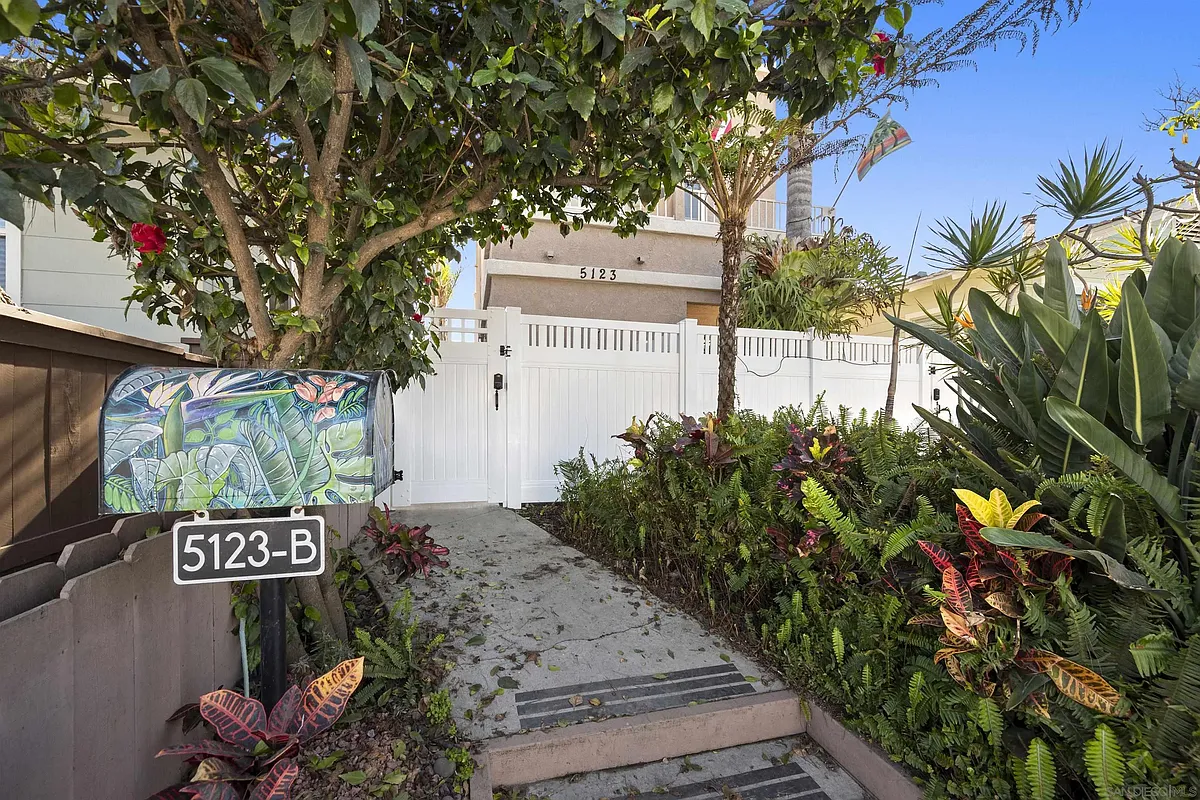Building Photo - 5123 Brighton Ave #B