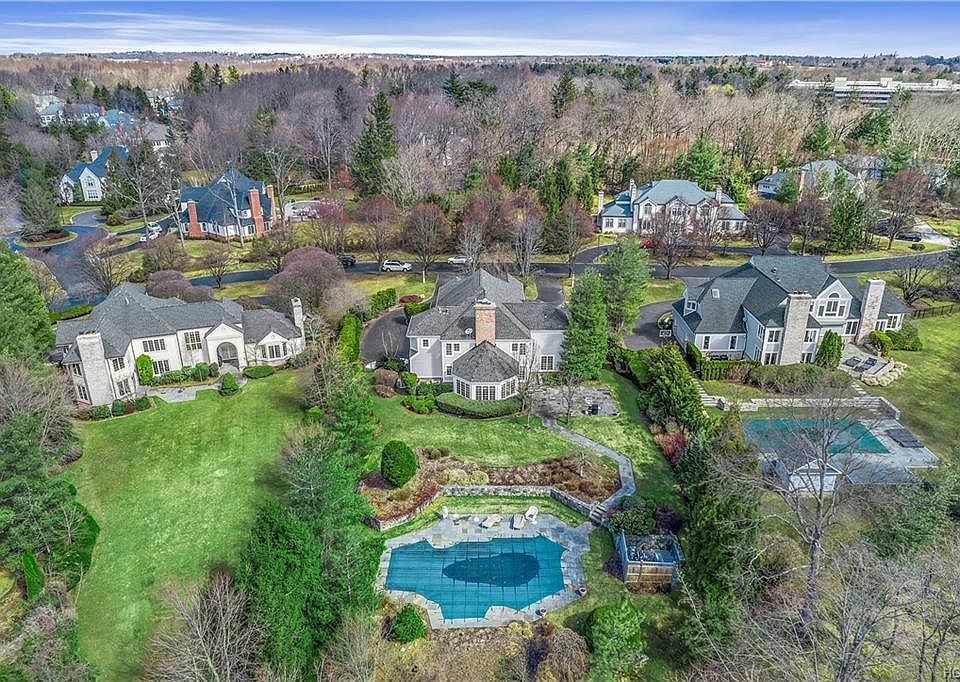 1st image of 9 Linden Dr
