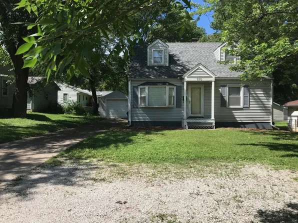 910 E Lake Shore Dr, Decatur, IL 62521