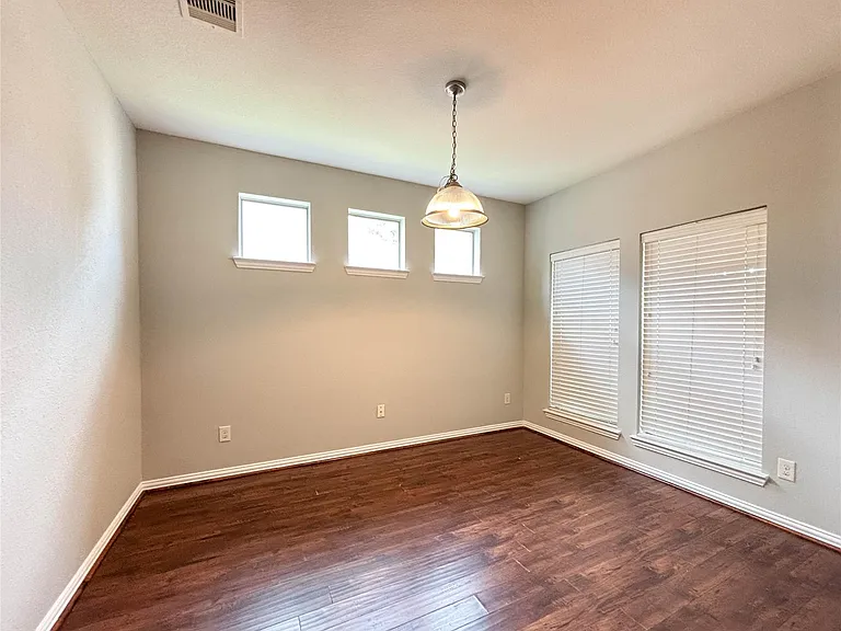 1323 Maple Ace Dr — Photo 5
