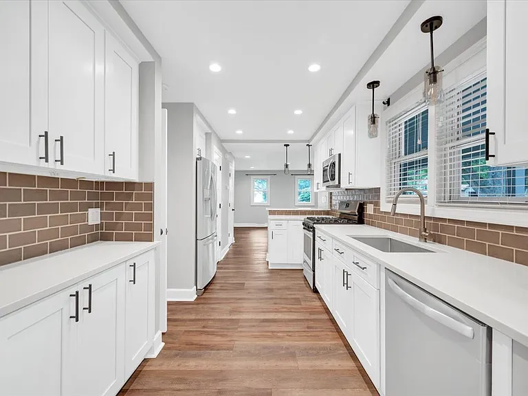 37721 Grantland St — Photo 13