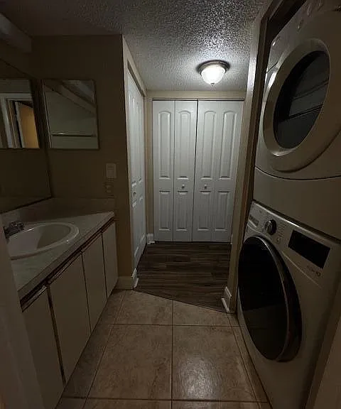 1536 SE Royal Green Cir #104 — Photo 22