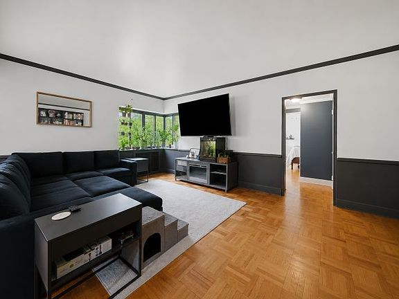 5th image of 5044 N Marine Dr #7-A