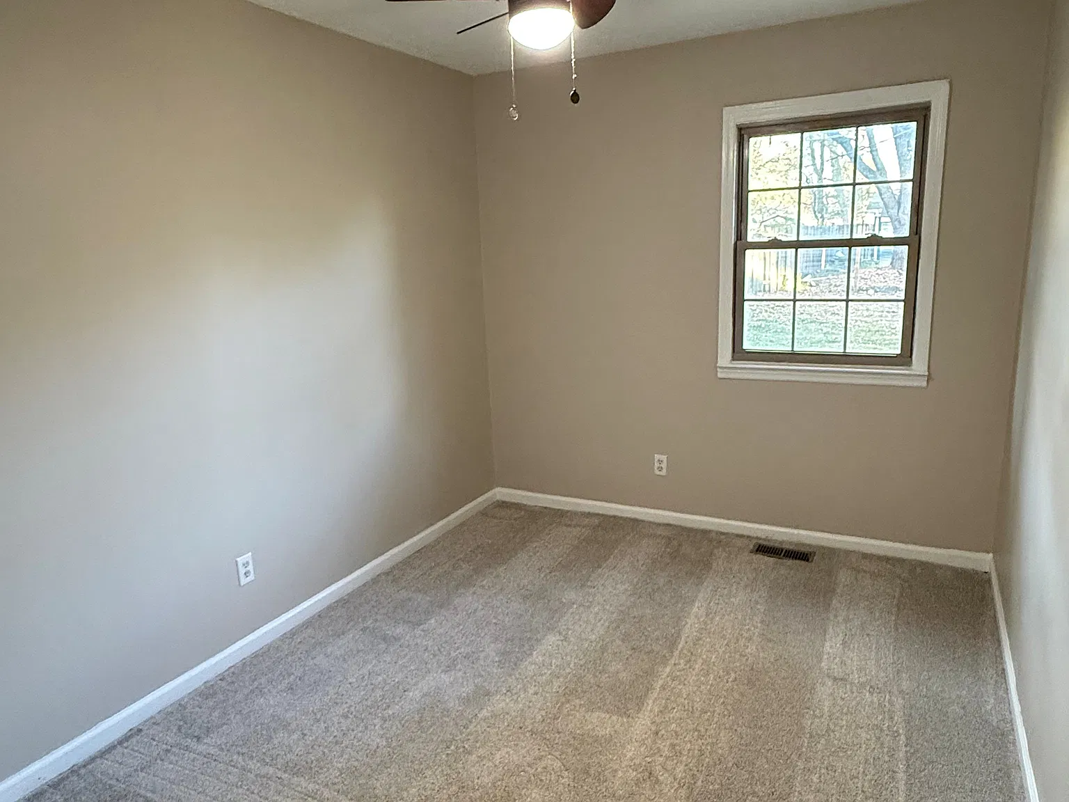 2 bed, 827 sqft, $1,100 — Photo 4