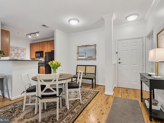 4th image of 4860 Eisenhower Ave Unit 397