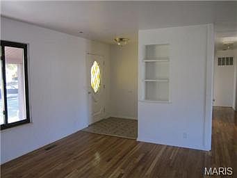 3rd image of 1971 Shoreham Dr
