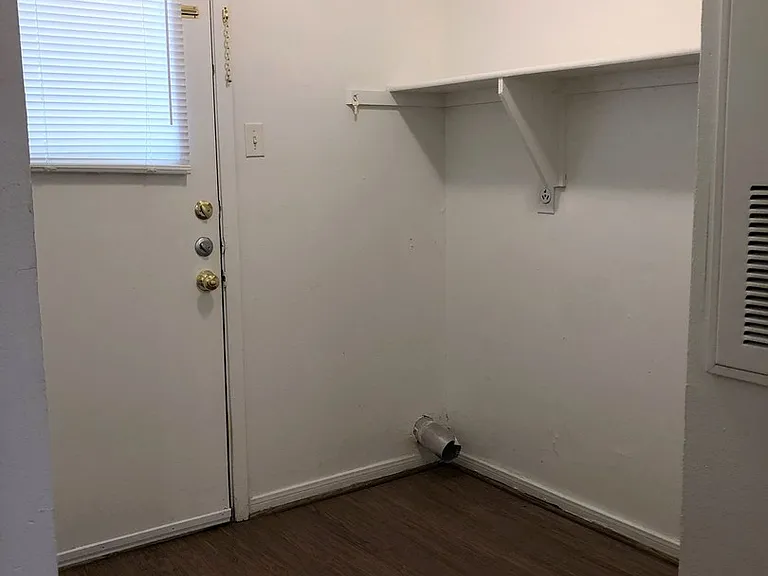 3609 Mahan St — Photo 7