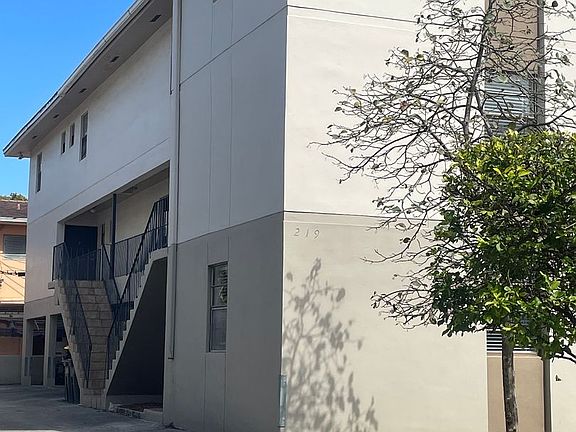3rd image of 219 Phoenetia Ave APT 1