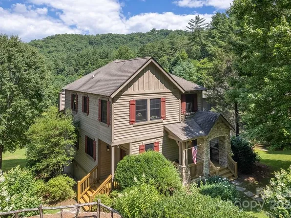 30 Slipstream Ln, Tuckasegee, NC 28783